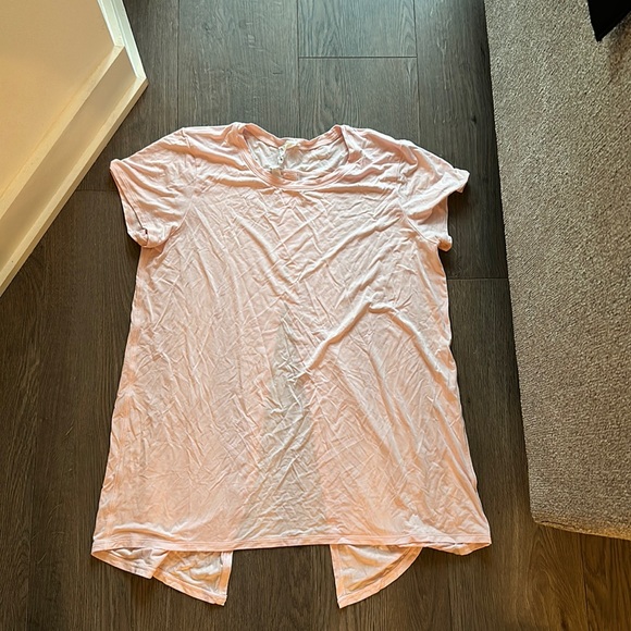 lululemon athletica Tops - Open back lululemon shirt